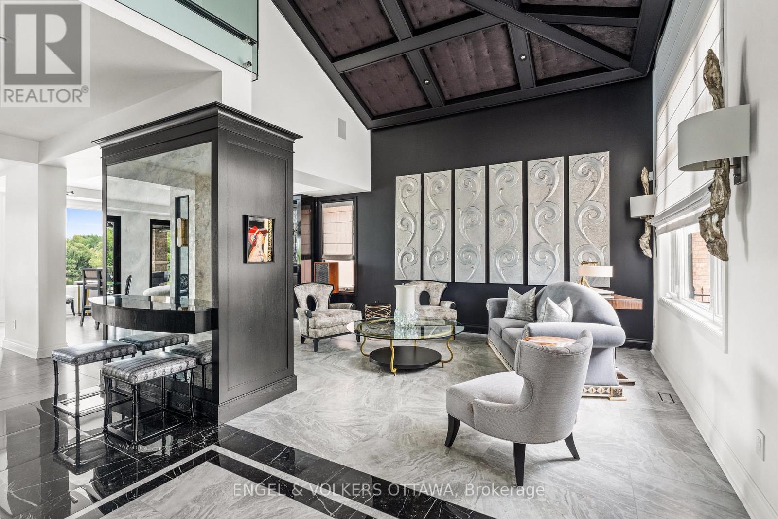 151 Winding Way, Ottawa, Ontario  K2C 3H1 - Photo 9 - X12497160