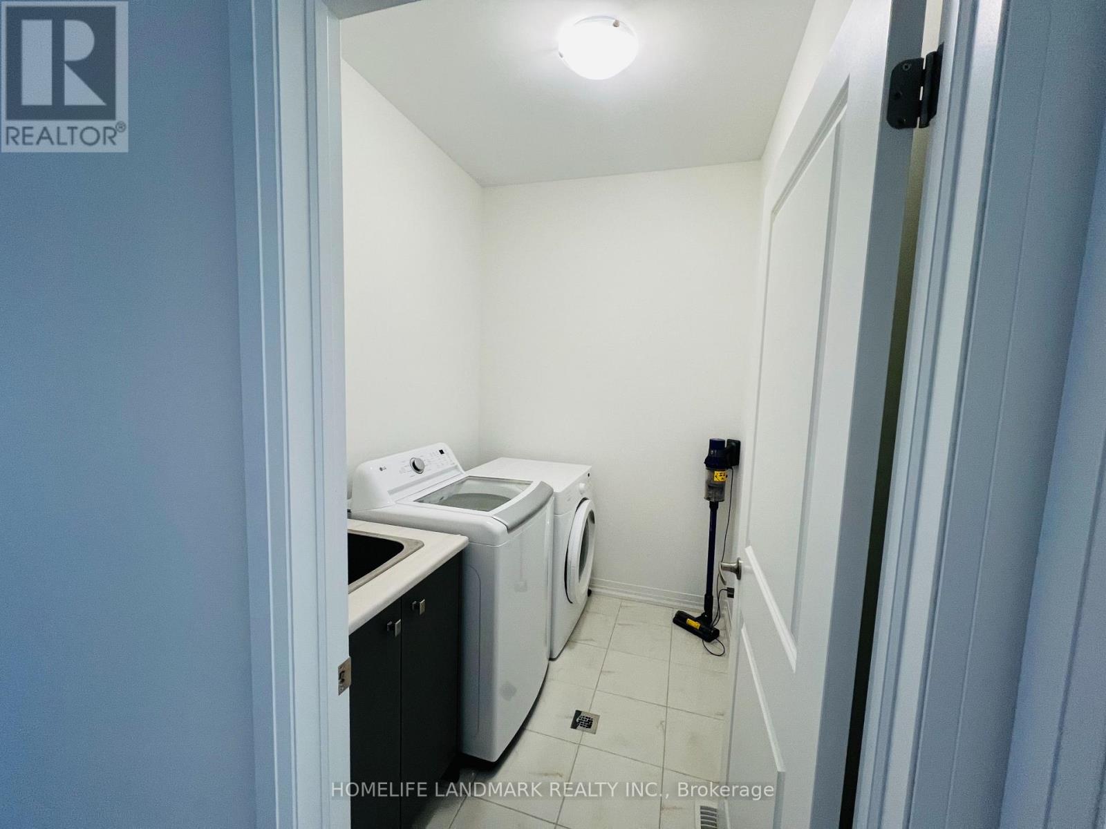 147 Markview Road, Whitchurch-Stouffville, Ontario  L4A 5B2 - Photo 14 - N12496876