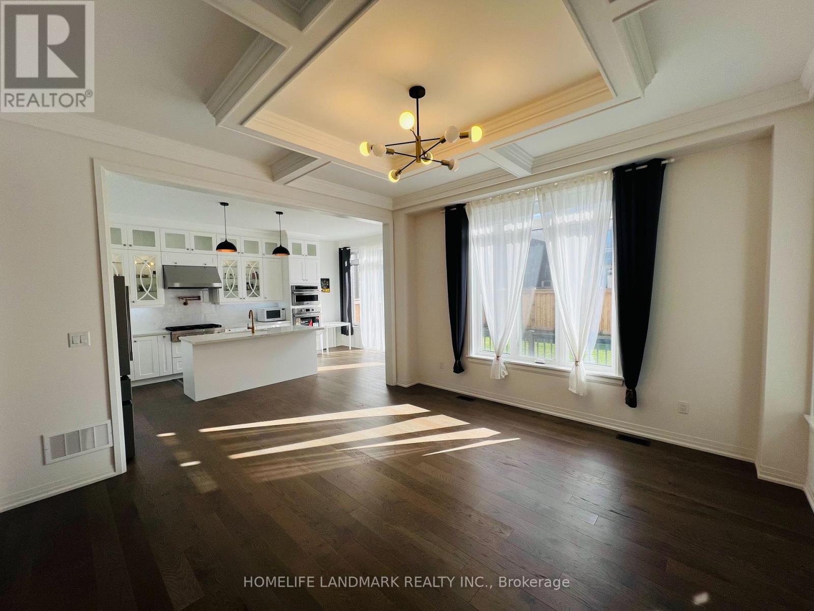 147 Markview Road, Whitchurch-Stouffville, Ontario  L4A 5B2 - Photo 2 - N12496876