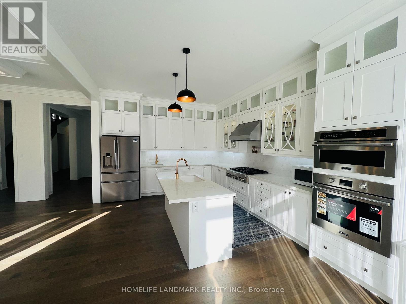 147 Markview Road, Whitchurch-Stouffville, Ontario  L4A 5B2 - Photo 3 - N12496876