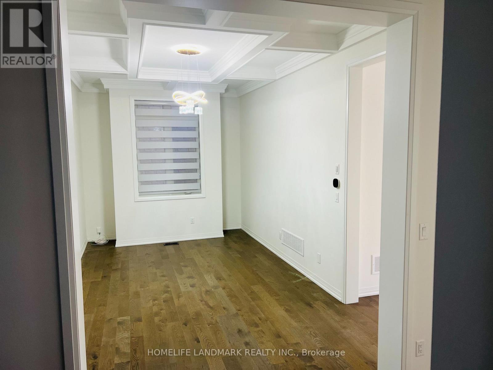 147 Markview Road, Whitchurch-Stouffville, Ontario  L4A 5B2 - Photo 5 - N12496876