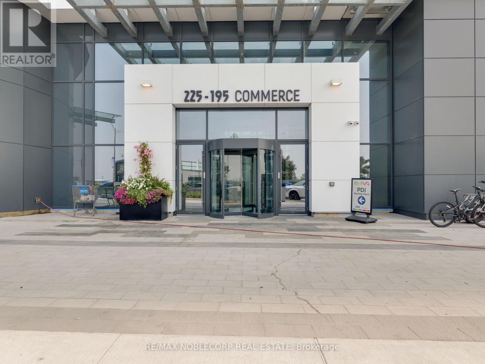 5012 - 225 Commerce Street, Vaughan, Ontario  L4K 0R1 - Photo 2 - N12496896