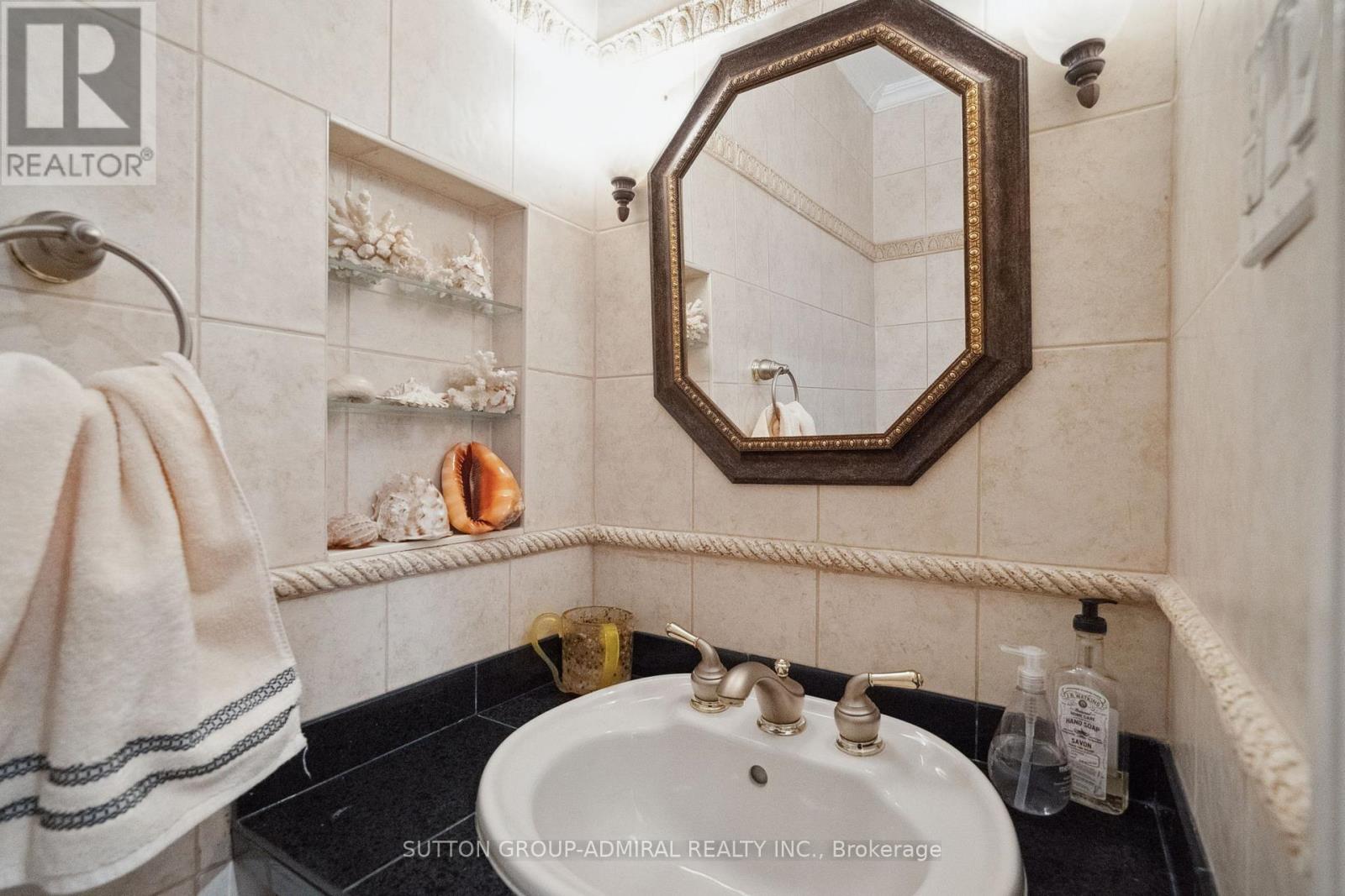 24 Patrice Crescent, Vaughan, Ontario  L4J 4Y8 - Photo 13 - N12496950