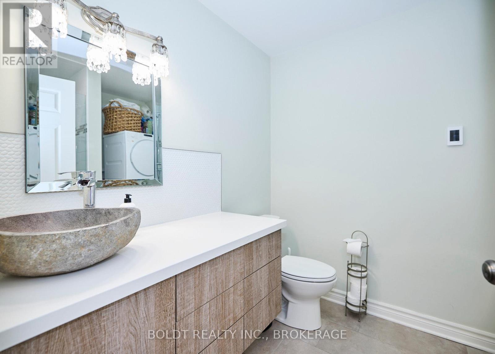 41 Farmington Drive, St. Catharines, Ontario  L2S 3G1 - Photo 10 - X12497034