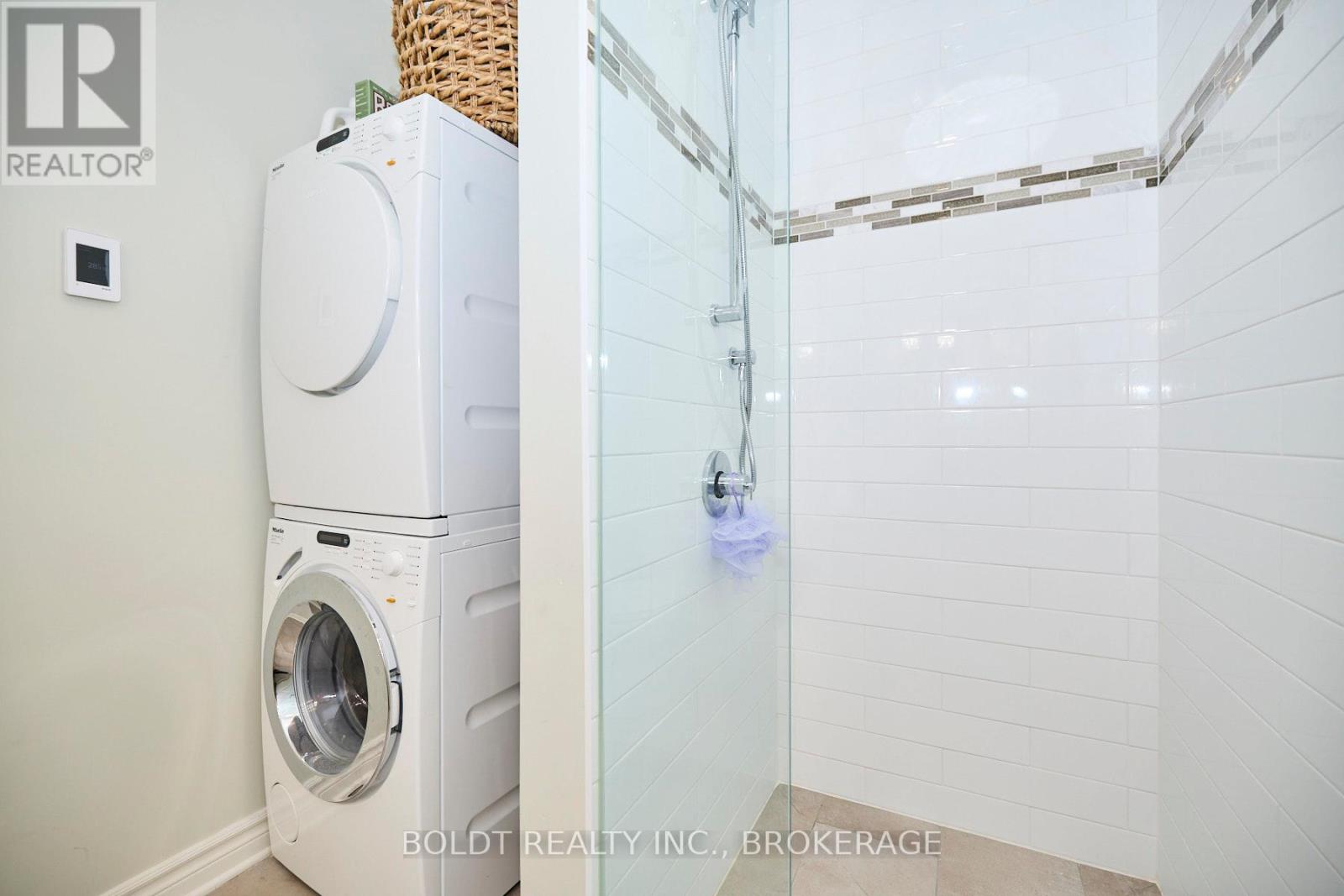 41 Farmington Drive, St. Catharines, Ontario  L2S 3G1 - Photo 11 - X12497034