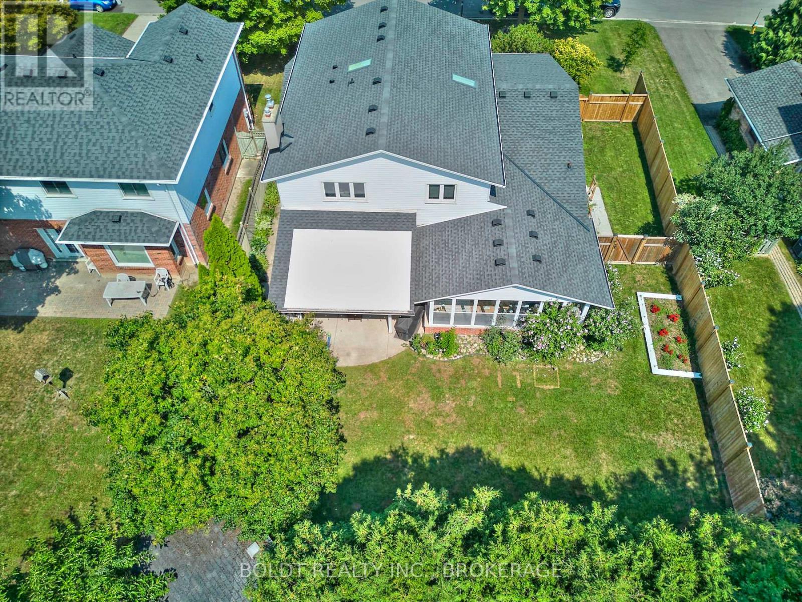 41 Farmington Drive, St. Catharines, Ontario  L2S 3G1 - Photo 14 - X12497034