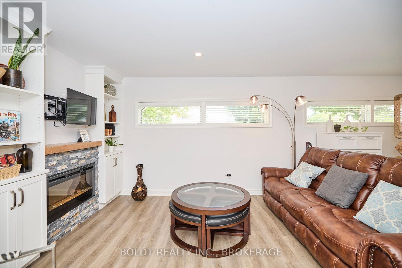 41 Farmington Drive, St. Catharines, Ontario  L2S 3G1 - Photo 8 - X12497034