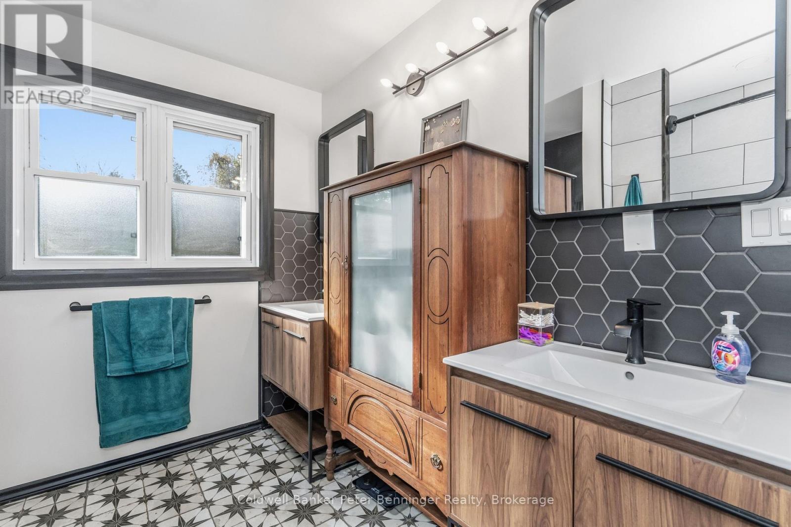 34 Ash Street, Tay, Ontario  L0K 2C0 - Photo 30 - S12496986