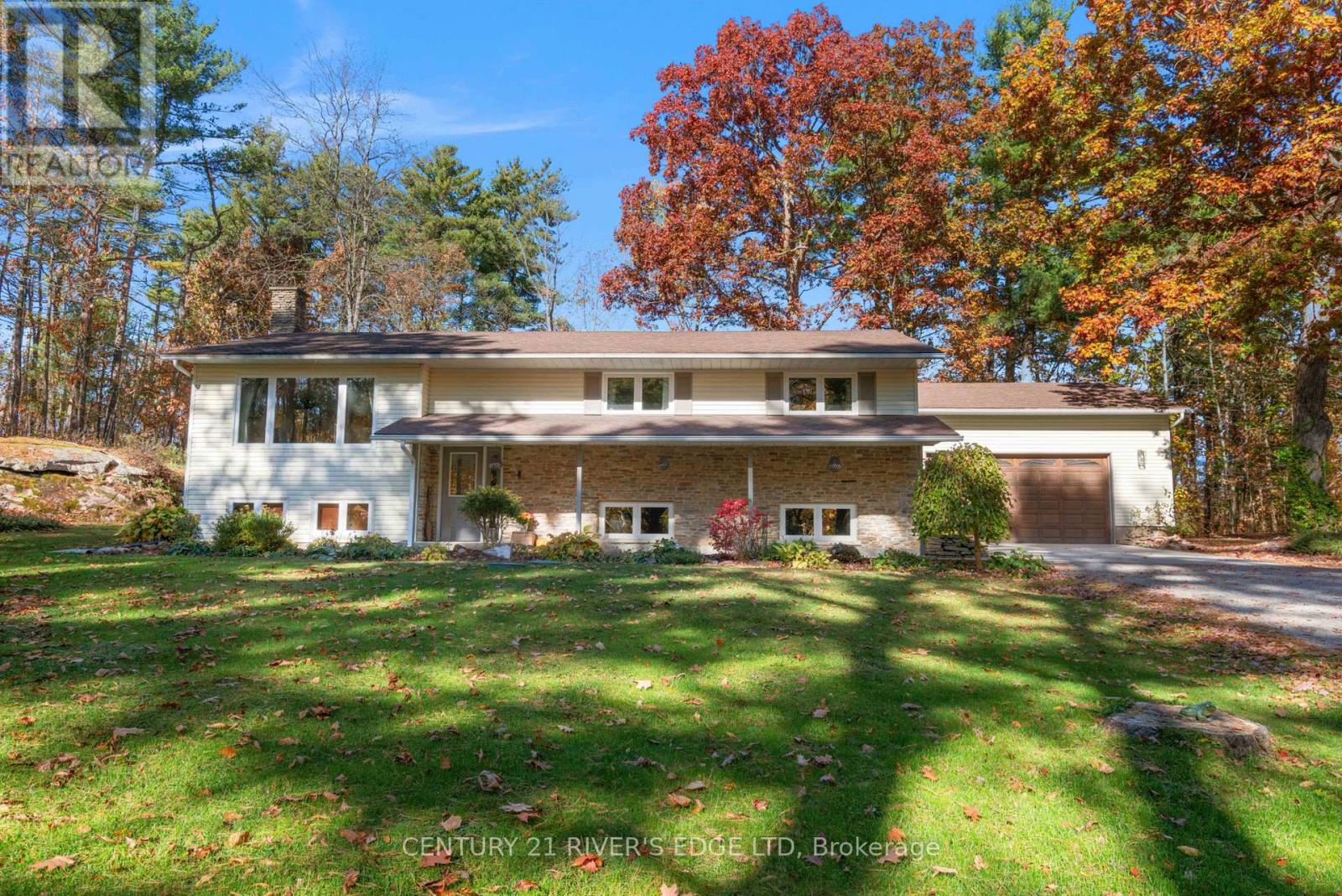 386 Old River Road, Front Of Yonge, Ontario  K0E 1R0 - Photo 1 - X12497018