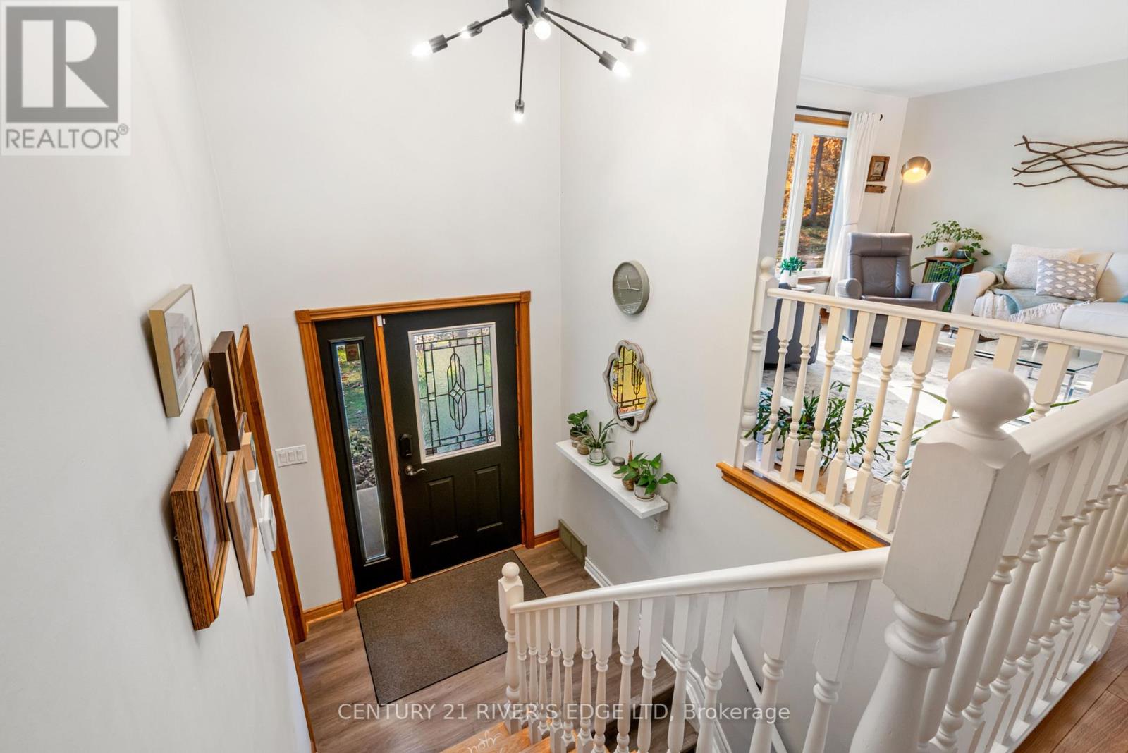 386 Old River Road, Front Of Yonge, Ontario  K0E 1R0 - Photo 10 - X12497018