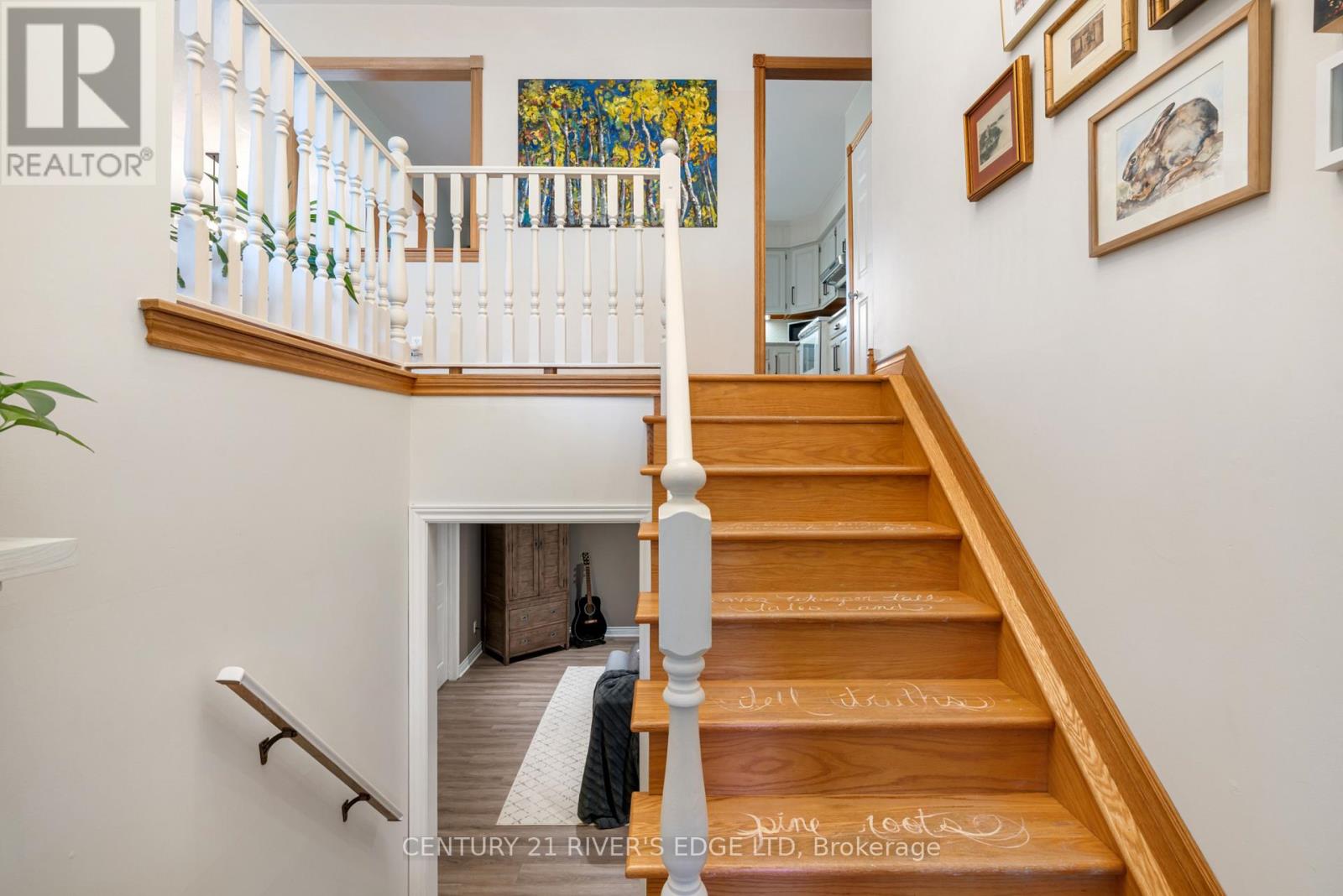 386 Old River Road, Front Of Yonge, Ontario  K0E 1R0 - Photo 11 - X12497018