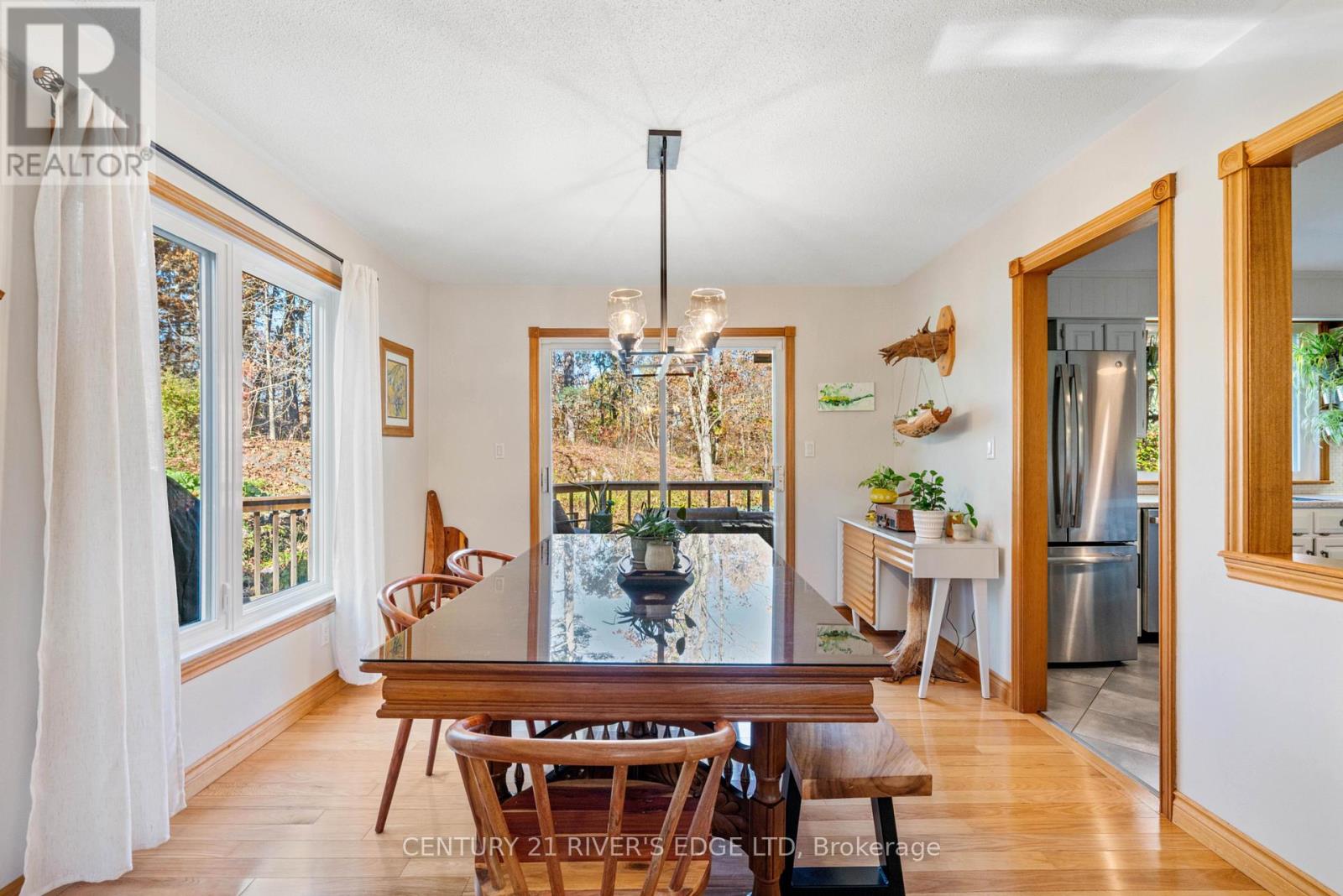 386 Old River Road, Front Of Yonge, Ontario  K0E 1R0 - Photo 16 - X12497018