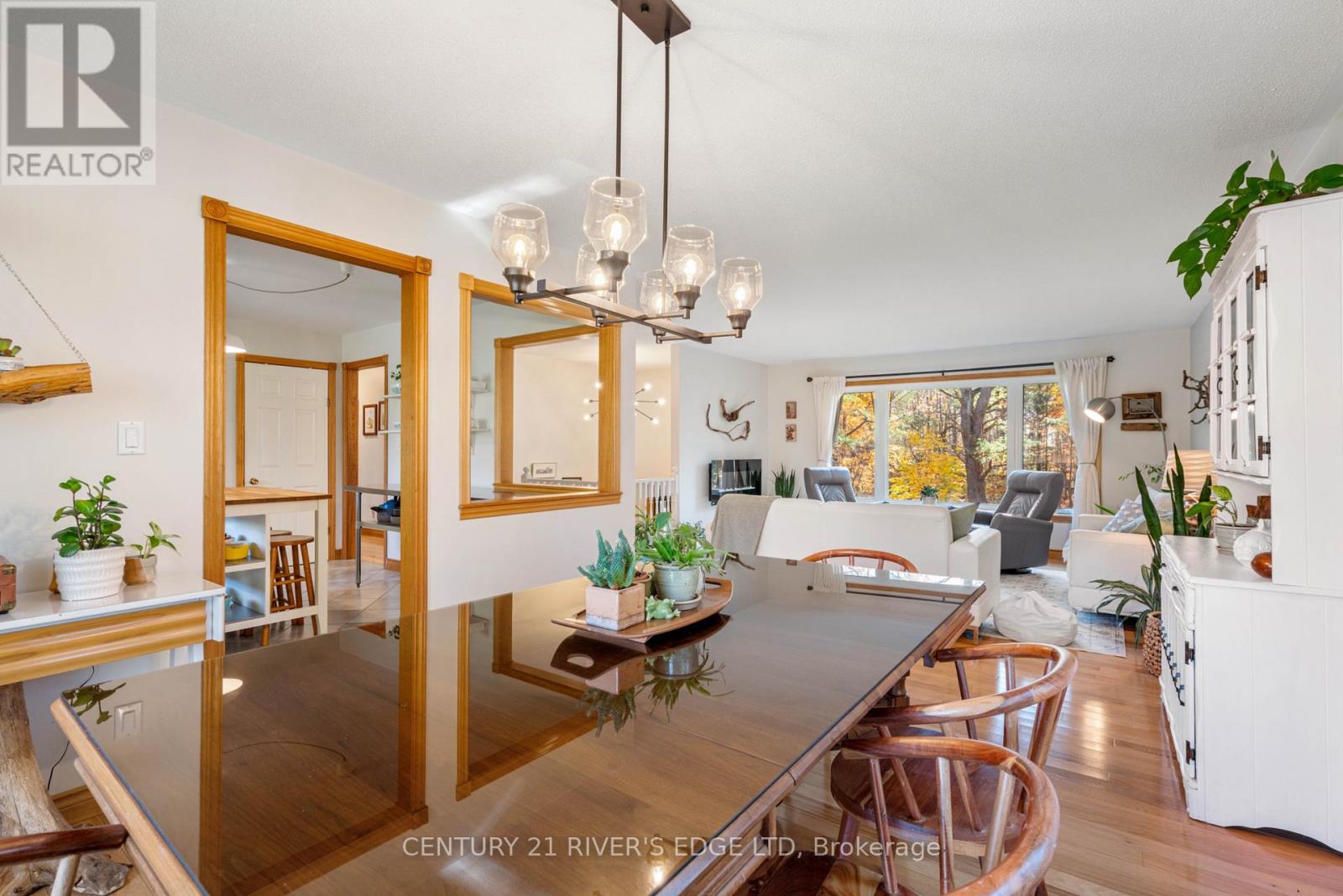 386 Old River Road, Front Of Yonge, Ontario  K0E 1R0 - Photo 17 - X12497018