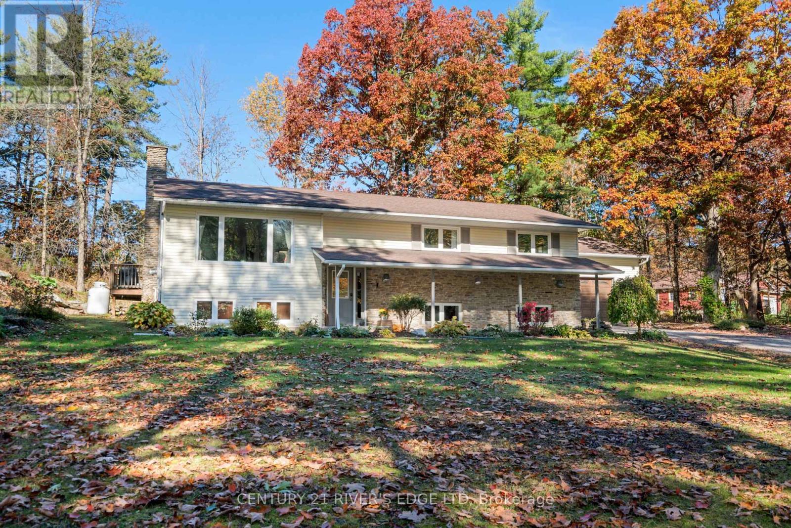 386 Old River Road, Front Of Yonge, Ontario  K0E 1R0 - Photo 2 - X12497018