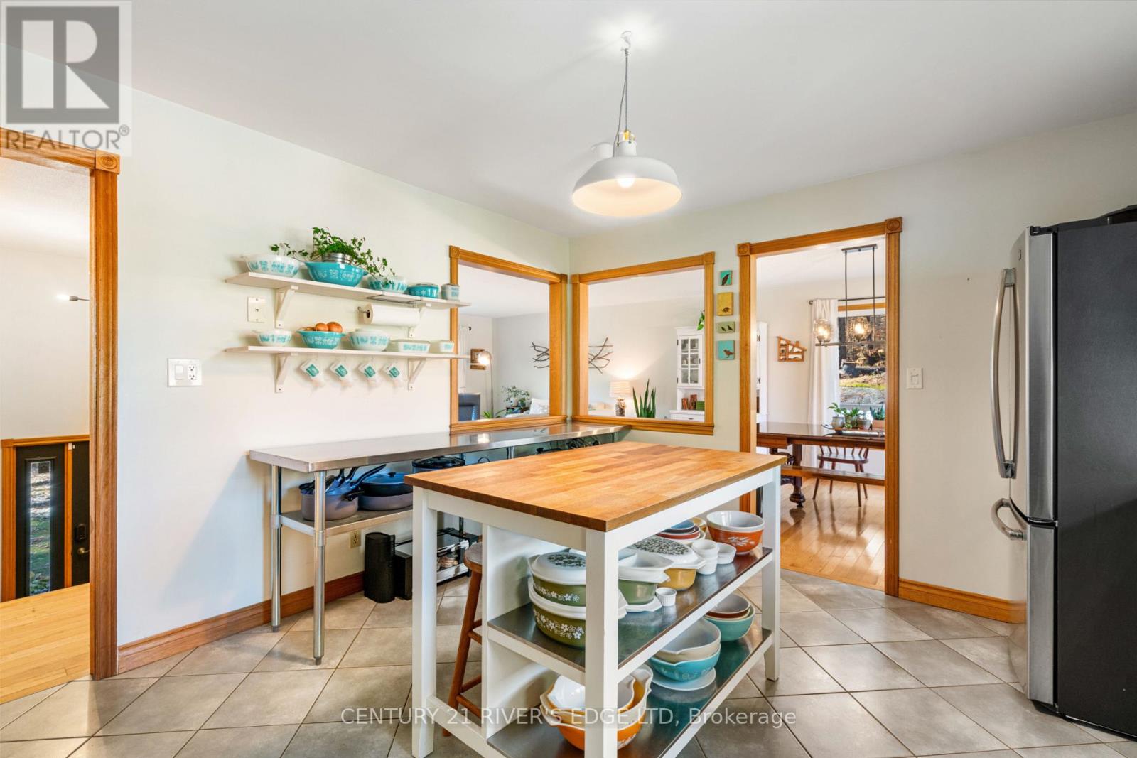 386 Old River Road, Front Of Yonge, Ontario  K0E 1R0 - Photo 20 - X12497018