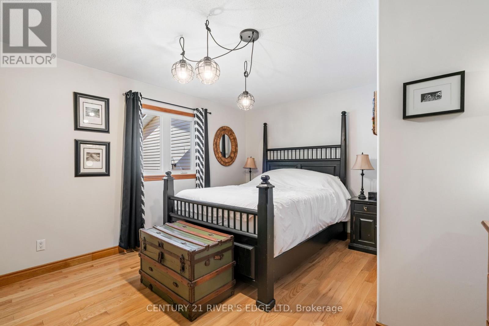 386 Old River Road, Front Of Yonge, Ontario  K0E 1R0 - Photo 22 - X12497018