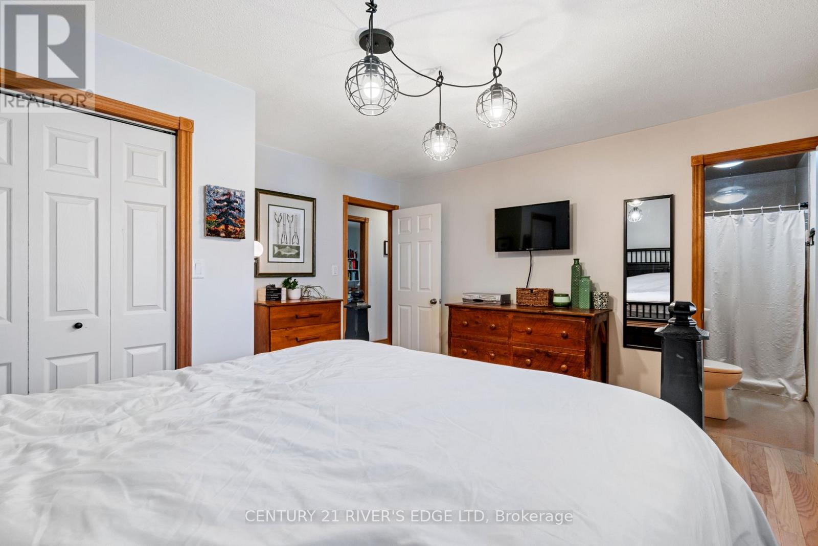 386 Old River Road, Front Of Yonge, Ontario  K0E 1R0 - Photo 23 - X12497018