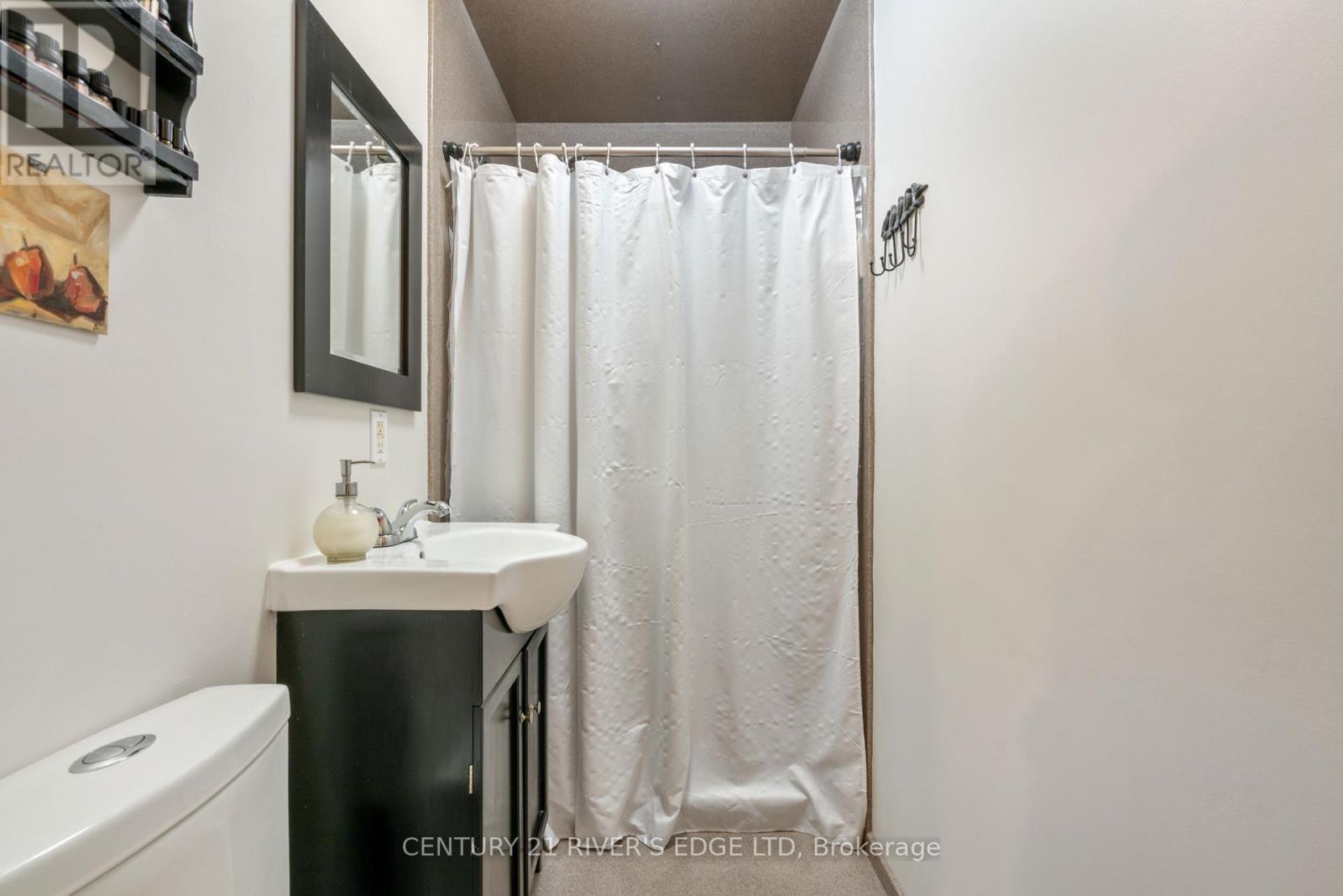 386 Old River Road, Front Of Yonge, Ontario  K0E 1R0 - Photo 24 - X12497018