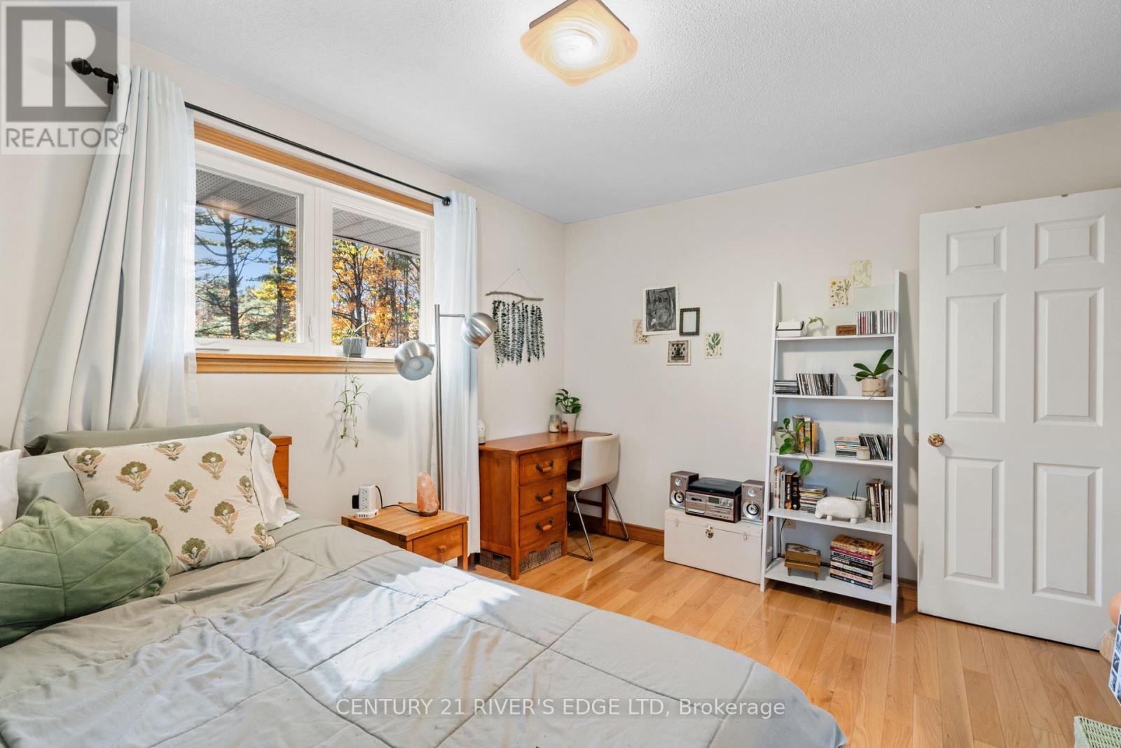 386 Old River Road, Front Of Yonge, Ontario  K0E 1R0 - Photo 25 - X12497018