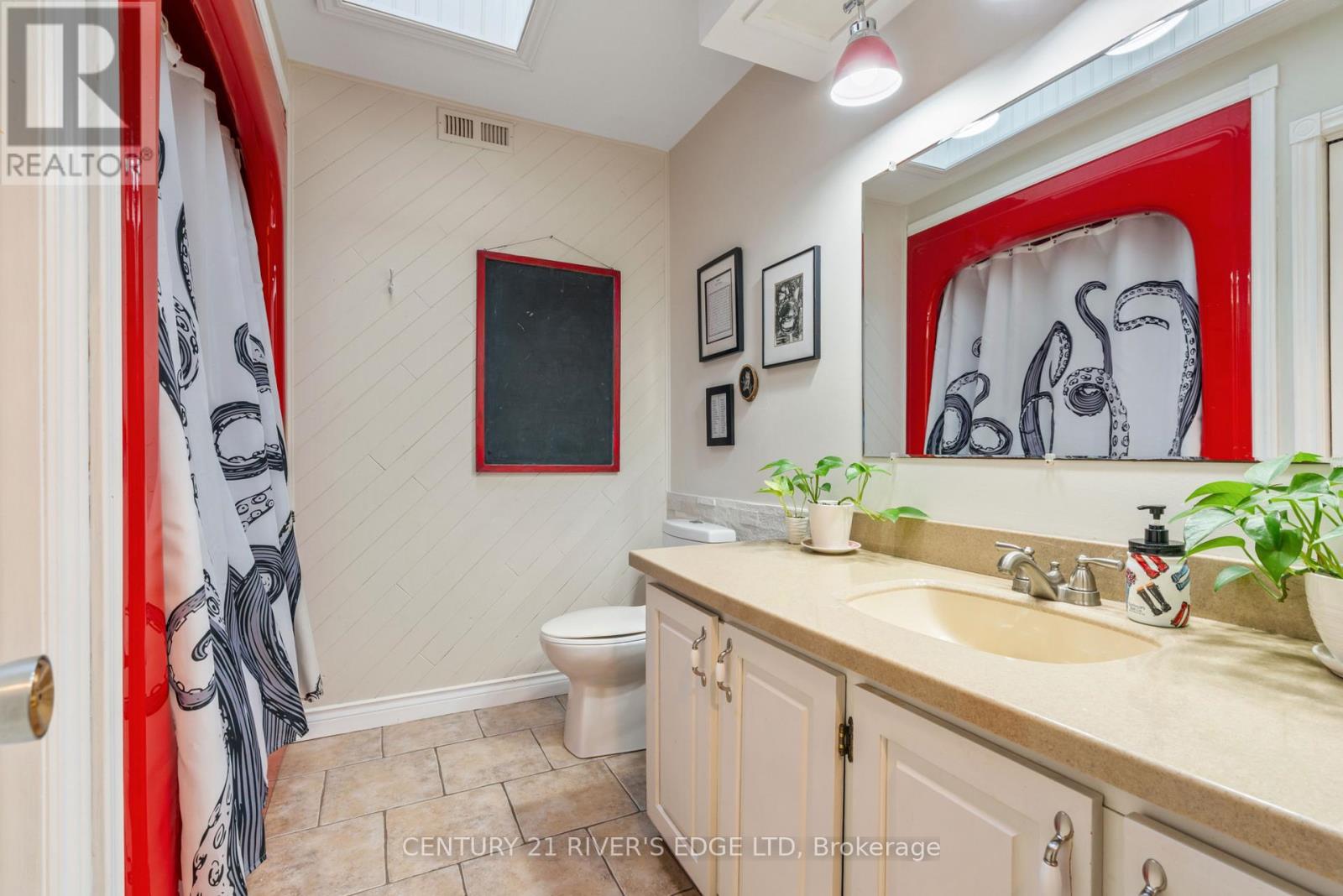 386 Old River Road, Front Of Yonge, Ontario  K0E 1R0 - Photo 29 - X12497018