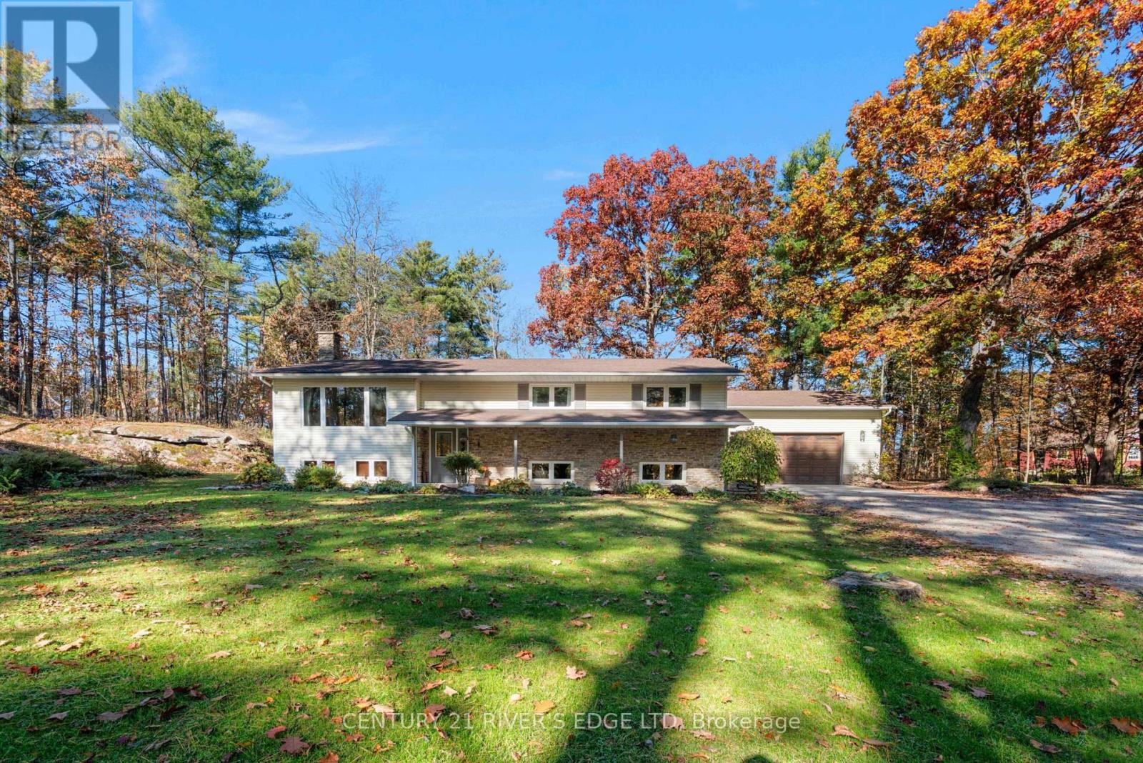 386 Old River Road, Front Of Yonge, Ontario  K0E 1R0 - Photo 3 - X12497018