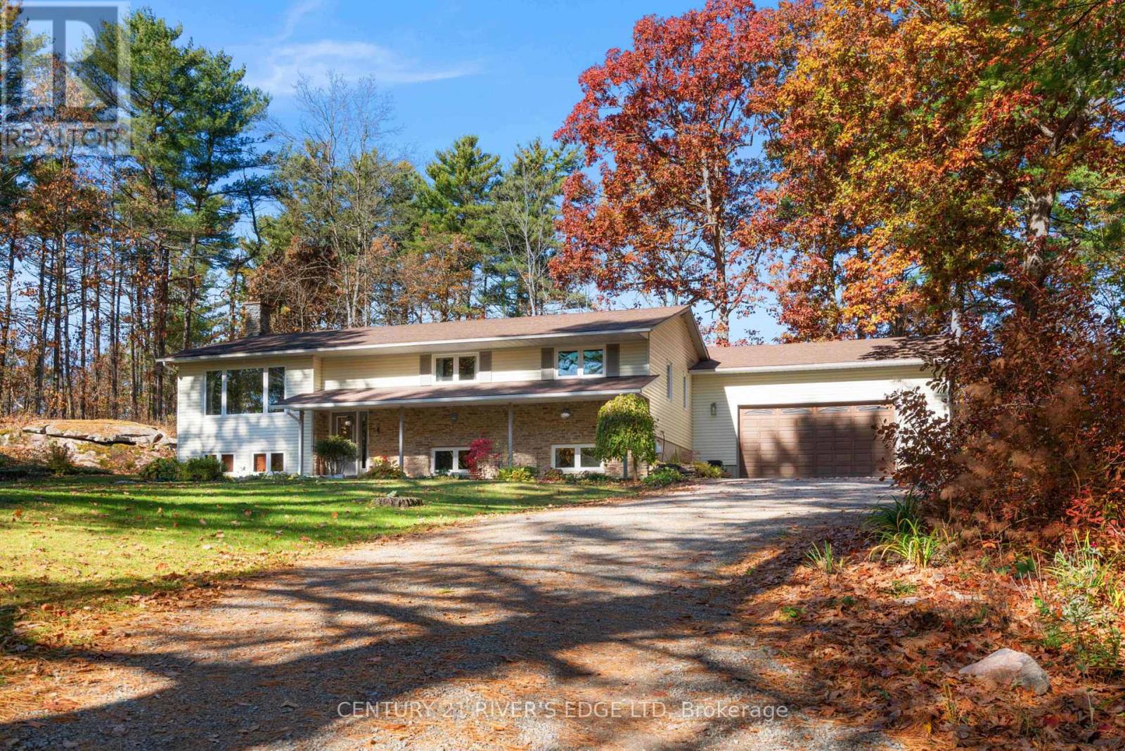 386 Old River Road, Front Of Yonge, Ontario  K0E 1R0 - Photo 4 - X12497018