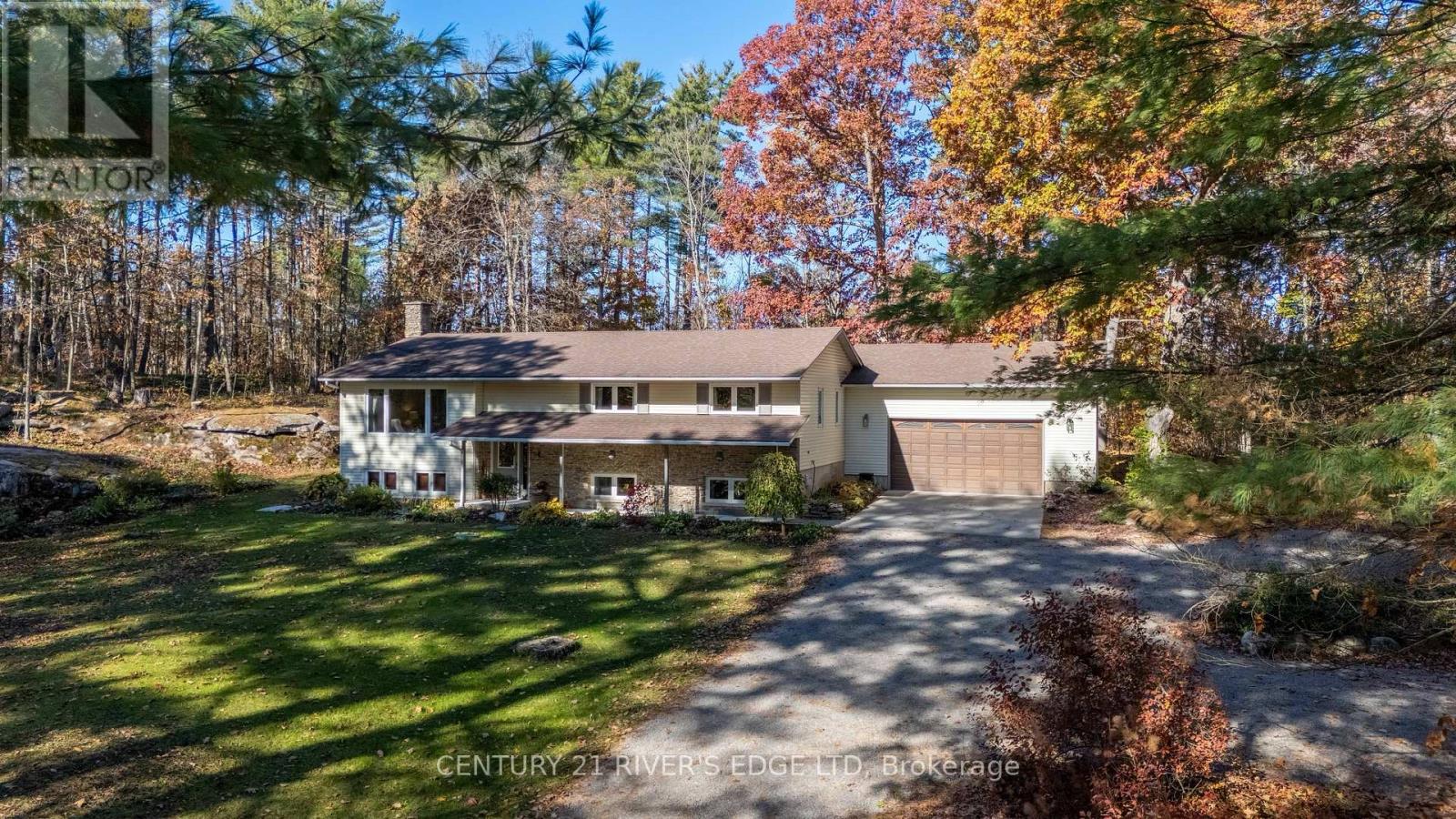 386 Old River Road, Front Of Yonge, Ontario  K0E 1R0 - Photo 5 - X12497018