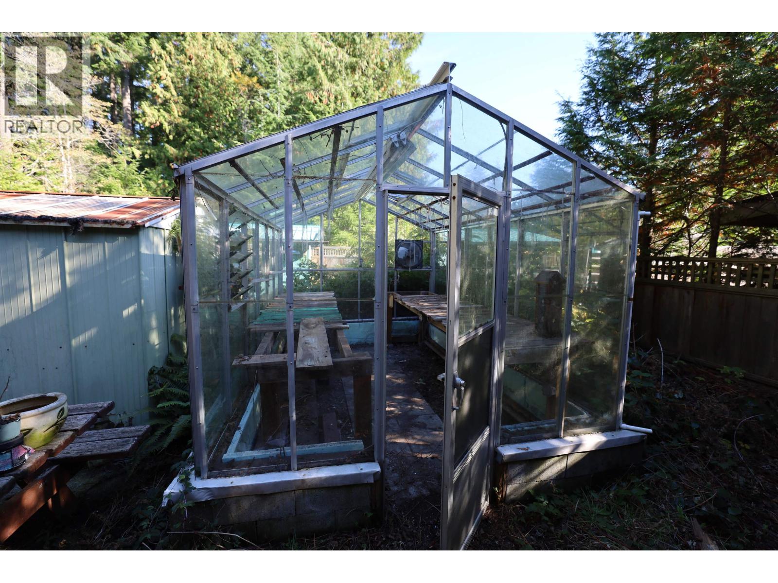 588 Veterans Road, Gibsons, British Columbia  V0N 1V4 - Photo 34 - R3062909