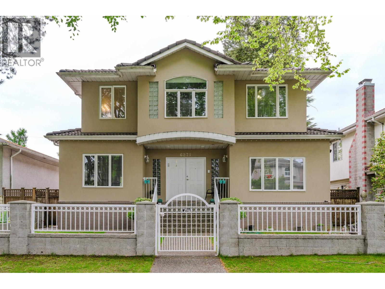 6271 ARLINGTON STREET, Vancouver, British Columbia