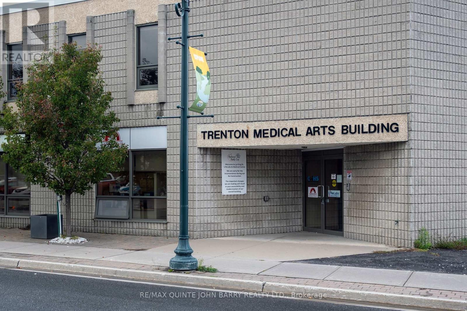 201 - 30 King Street, Quinte West, Ontario K8V 6B1 - Photo 2 - X12496972