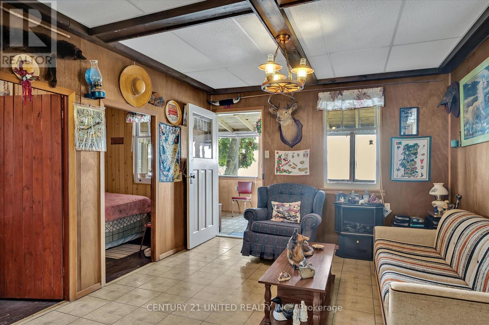 223 Paudash Street, Hiawatha First Nation, Ontario  K0L 2G0 - Photo 10 - X12497058