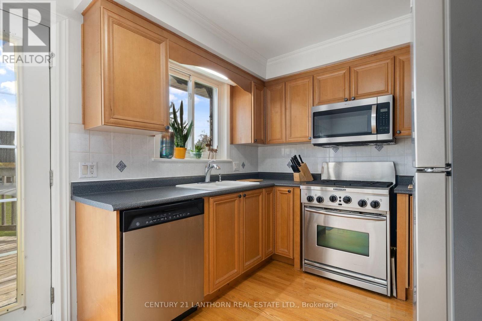 456 Old Surrey Lane, Kawartha Lakes, Ontario  K0M 1A0 - Photo 14 - X12497176