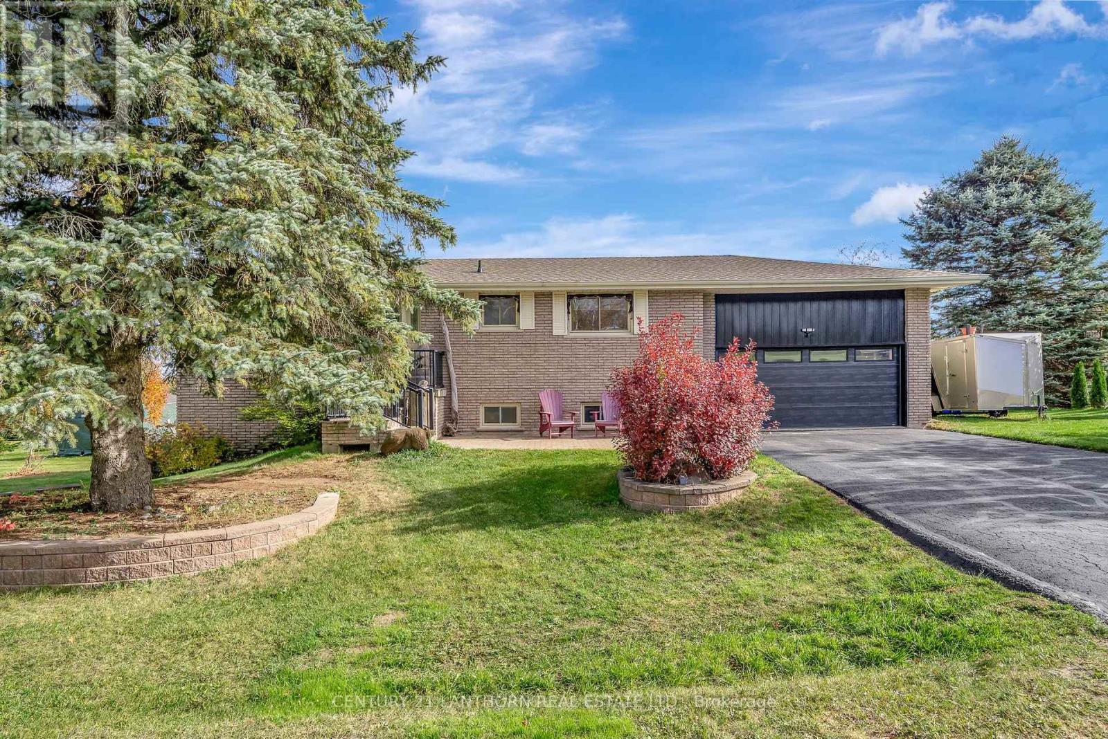 456 Old Surrey Lane, Kawartha Lakes, Ontario  K0M 1A0 - Photo 5 - X12497176