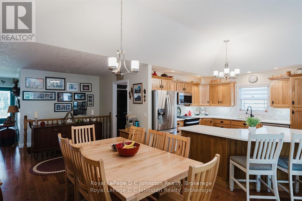 477 Buckby Lane, Saugeen Shores, Ontario  N0H 2C1 - Photo 10 - X12497032