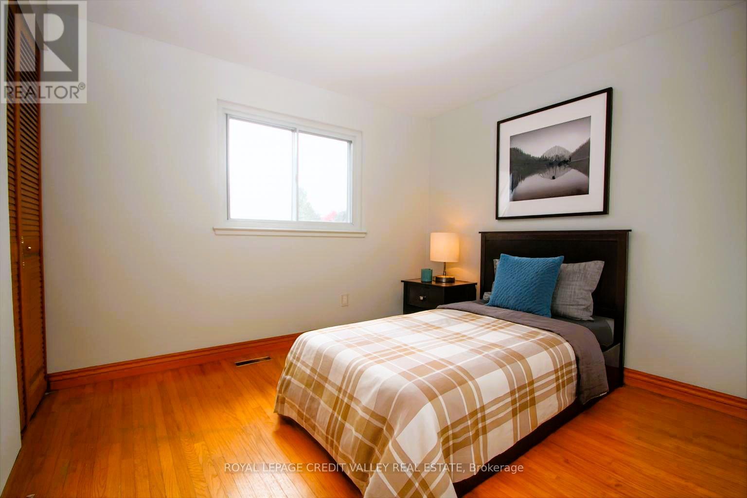 3633 Chiplow Road, Mississauga, Ontario  L4X 2R1 - Photo 11 - W12496840