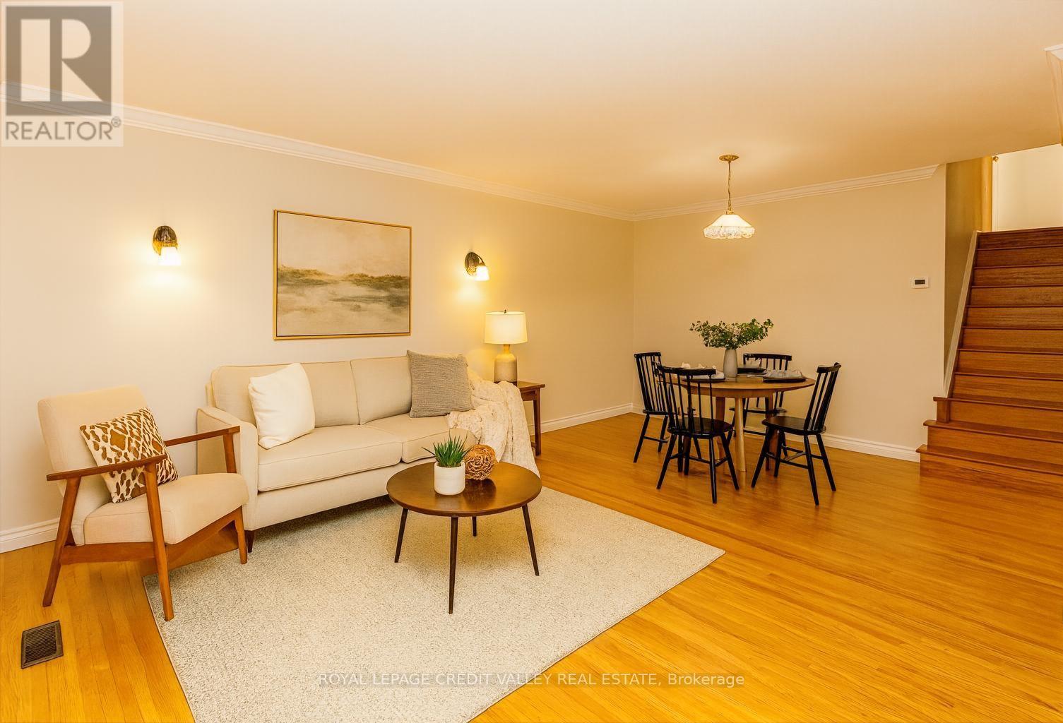 3633 Chiplow Road, Mississauga, Ontario  L4X 2R1 - Photo 7 - W12496840