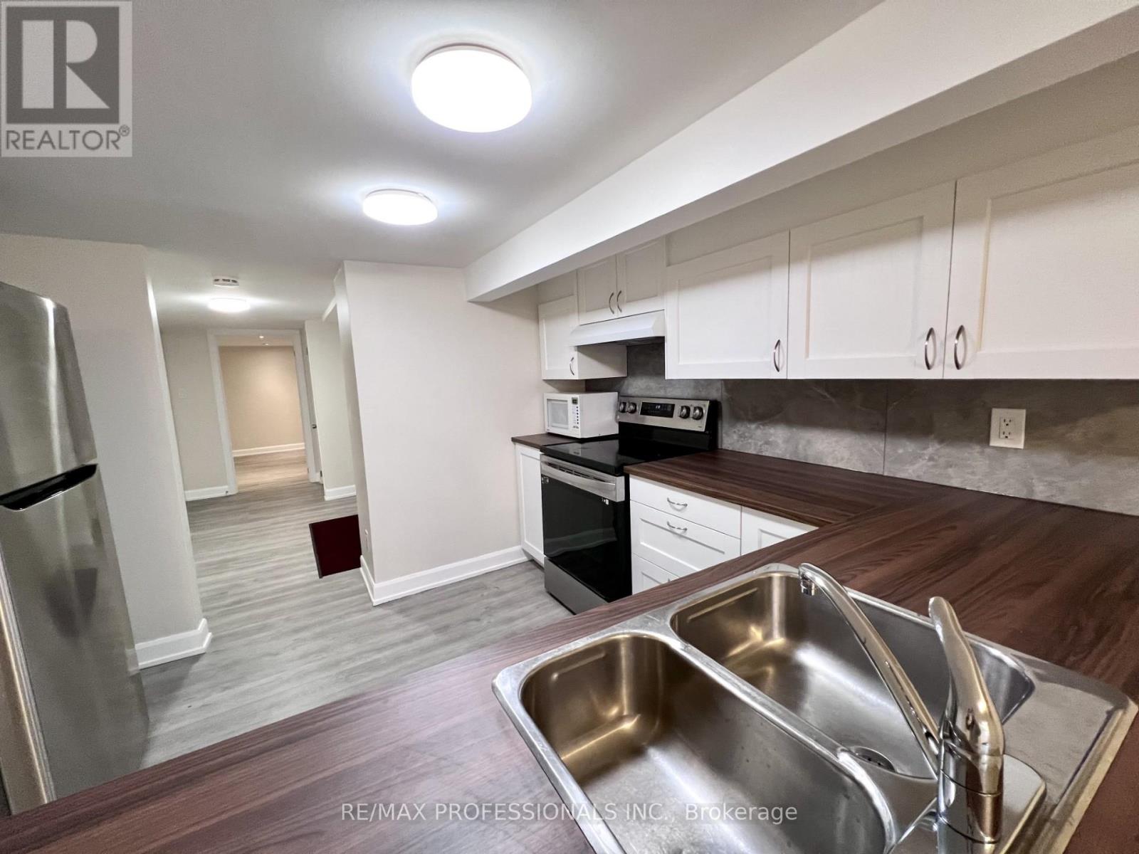 155b Jane Street, Toronto, Ontario  M6S 3Y8 - Photo 9 - W12496860