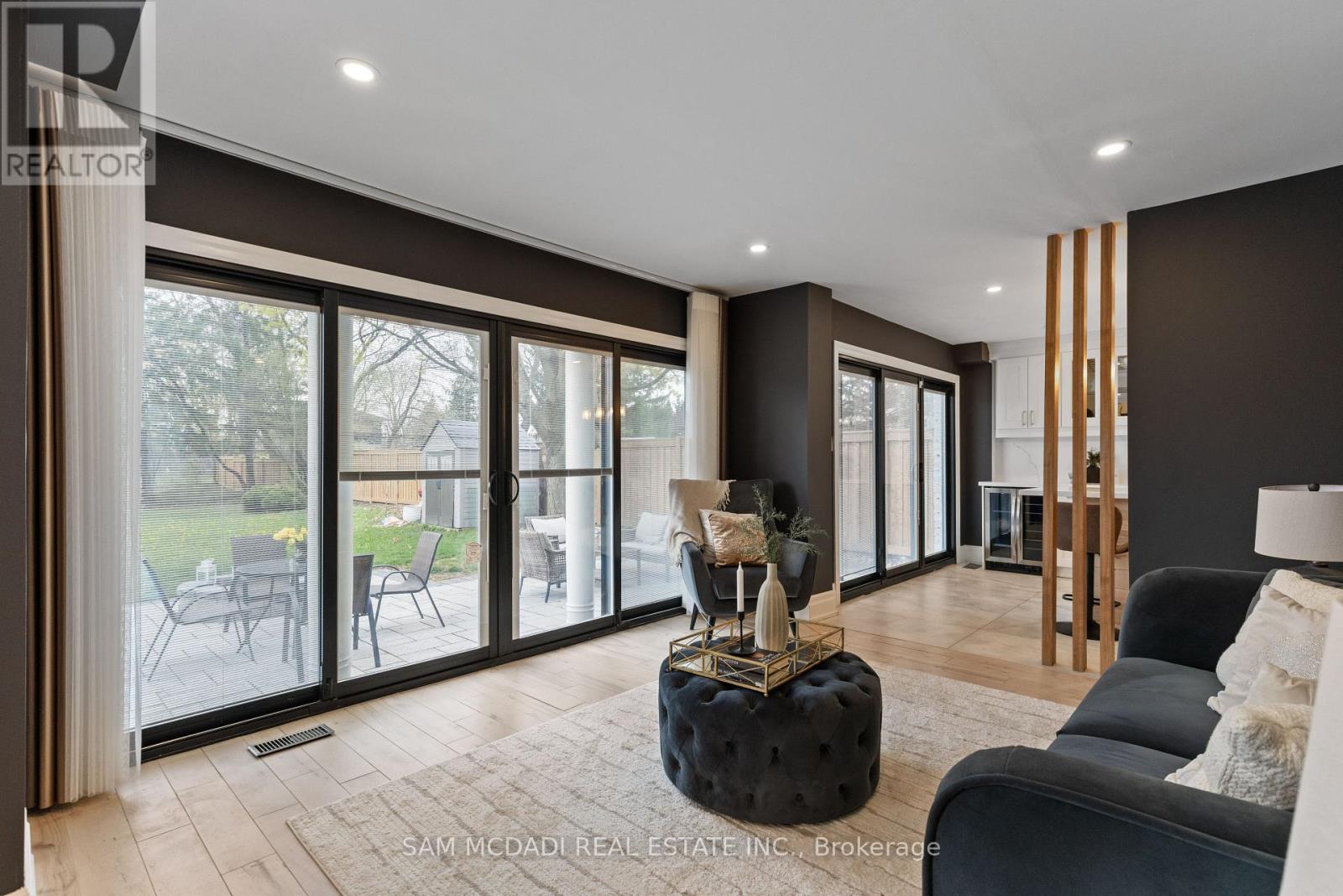 2284 Glastonbury Road, Burlington, Ontario  L7P 4C8 - Photo 10 - W12496866