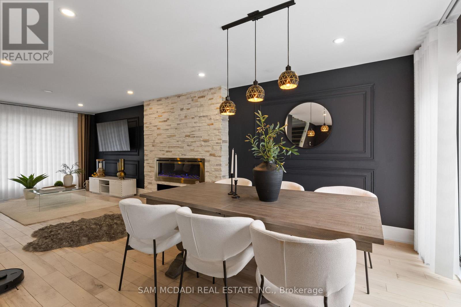 2284 Glastonbury Road, Burlington, Ontario  L7P 4C8 - Photo 11 - W12496866