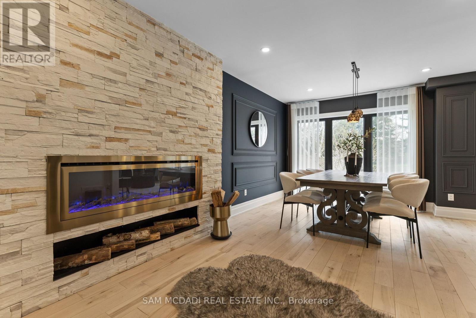 2284 Glastonbury Road, Burlington, Ontario  L7P 4C8 - Photo 13 - W12496866