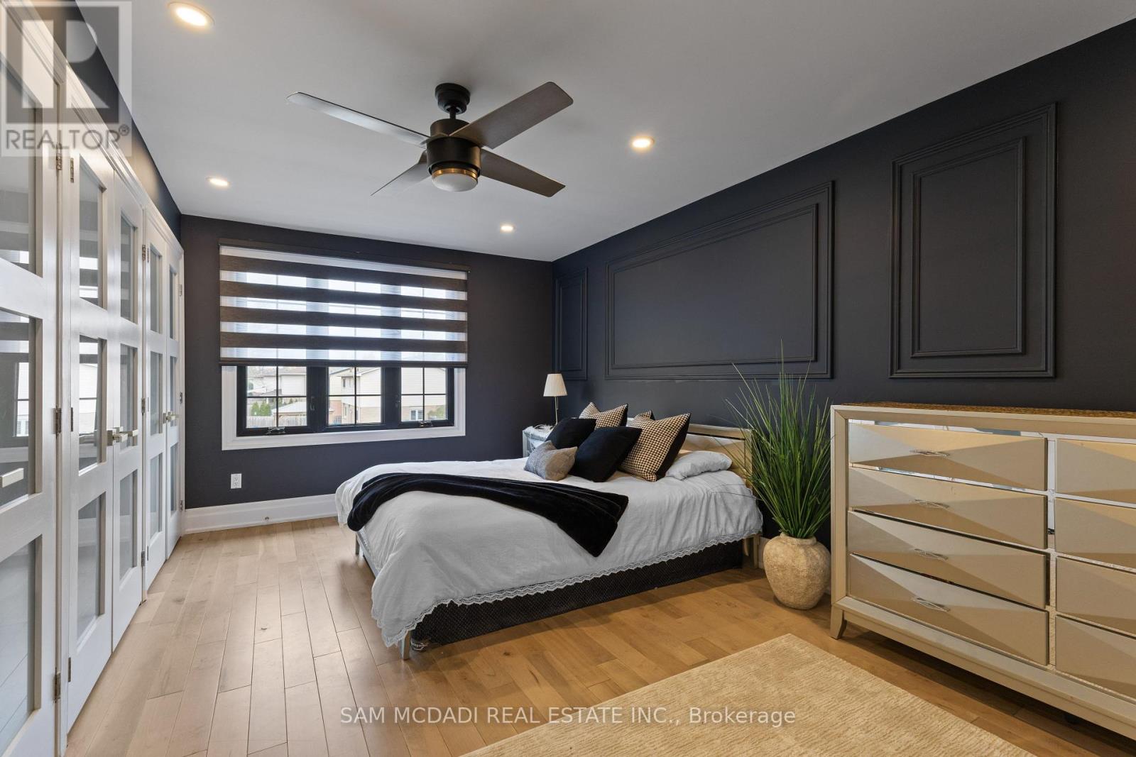 2284 Glastonbury Road, Burlington, Ontario  L7P 4C8 - Photo 18 - W12496866