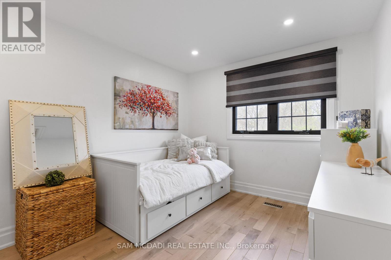 2284 Glastonbury Road, Burlington, Ontario  L7P 4C8 - Photo 29 - W12496866