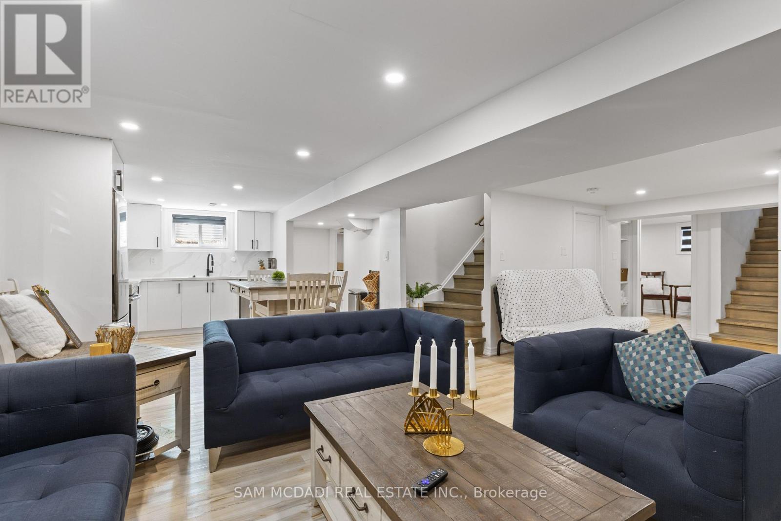 2284 Glastonbury Road, Burlington, Ontario  L7P 4C8 - Photo 34 - W12496866