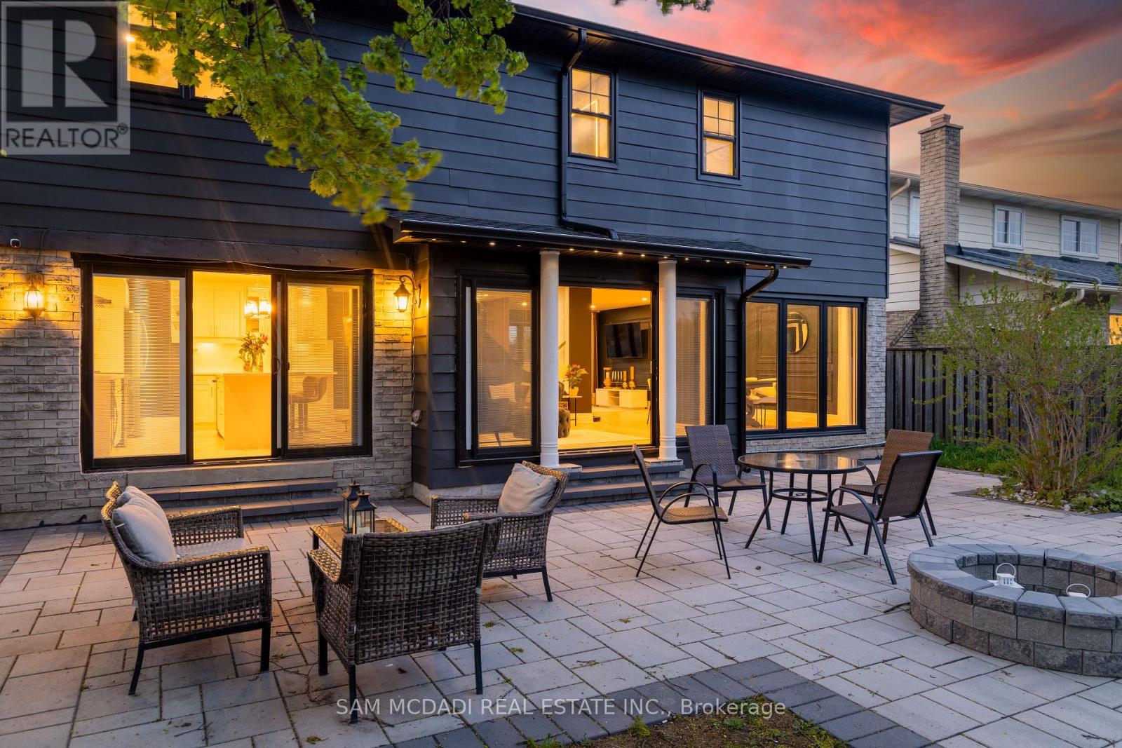 2284 Glastonbury Road, Burlington, Ontario  L7P 4C8 - Photo 40 - W12496866