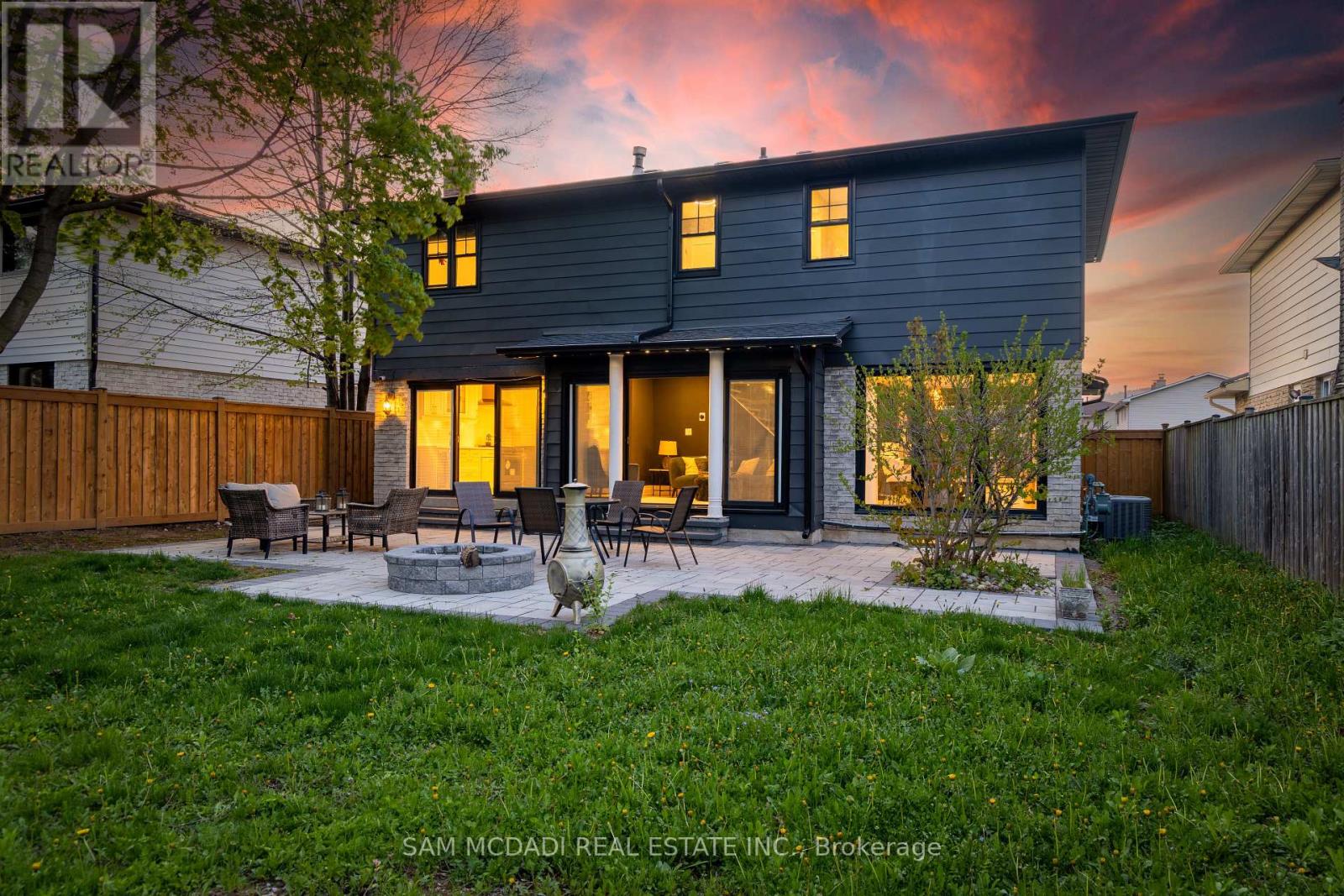 2284 Glastonbury Road, Burlington, Ontario  L7P 4C8 - Photo 42 - W12496866