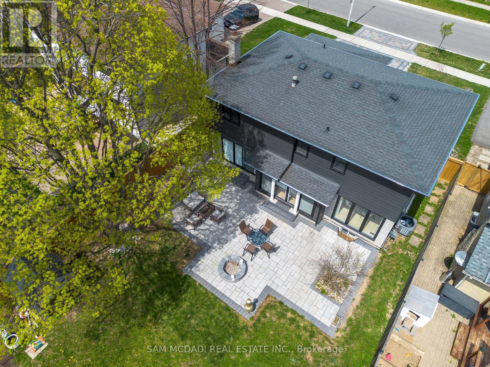 2284 Glastonbury Road, Burlington, Ontario  L7P 4C8 - Photo 45 - W12496866