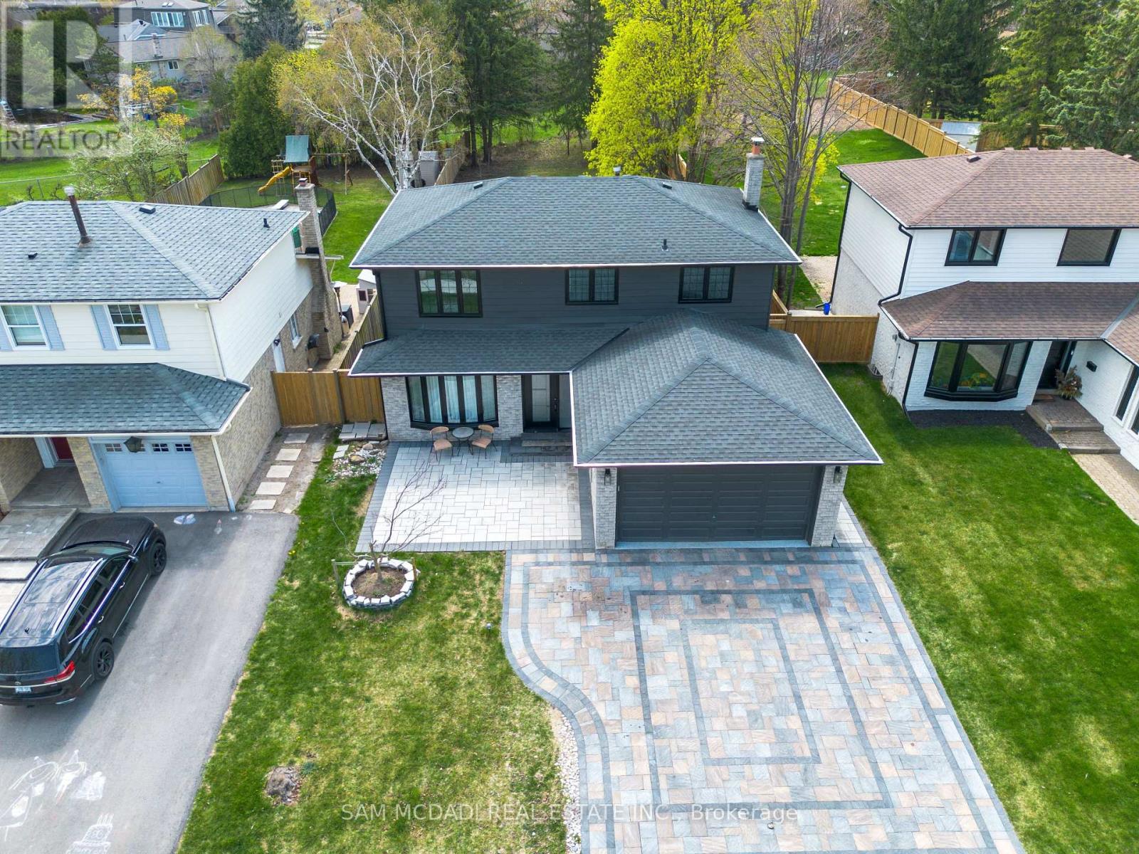 2284 Glastonbury Road, Burlington, Ontario  L7P 4C8 - Photo 46 - W12496866