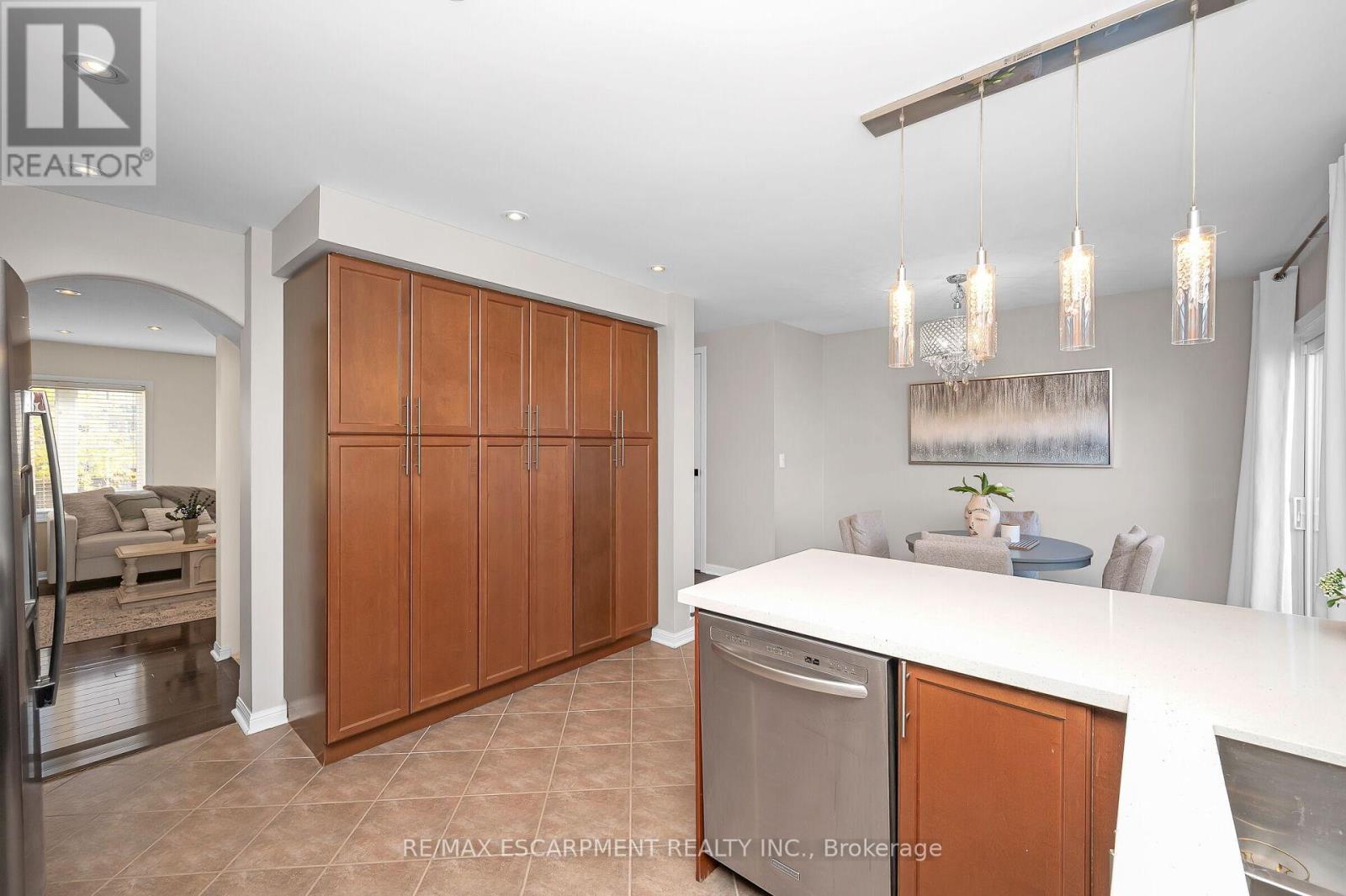 3140 Edgar Avenue, Burlington, Ontario  L7M 0A7 - Photo 17 - W12496884