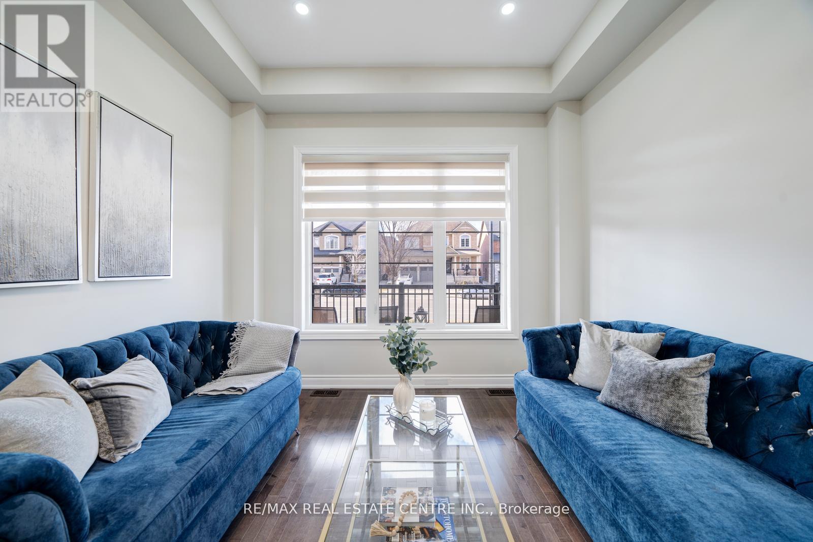 5 Carl Finlay Drive, Brampton, Ontario  L6P 4G4 - Photo 8 - W12496910