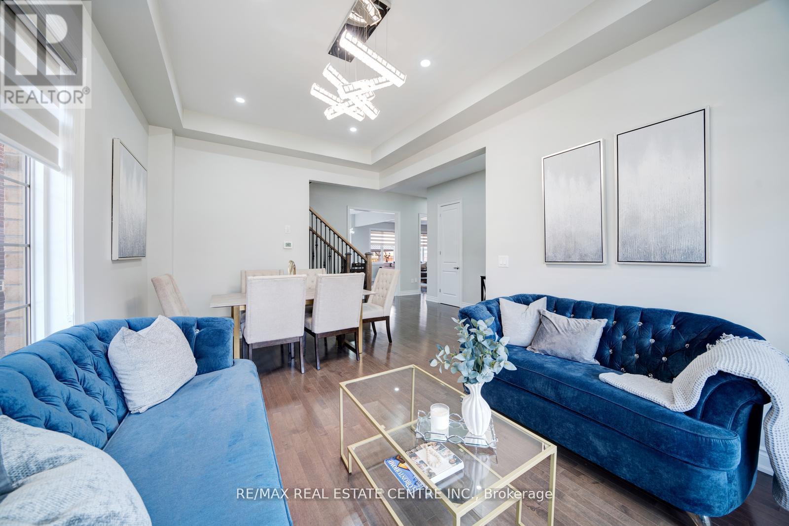 5 Carl Finlay Drive, Brampton, Ontario  L6P 4G4 - Photo 9 - W12496910